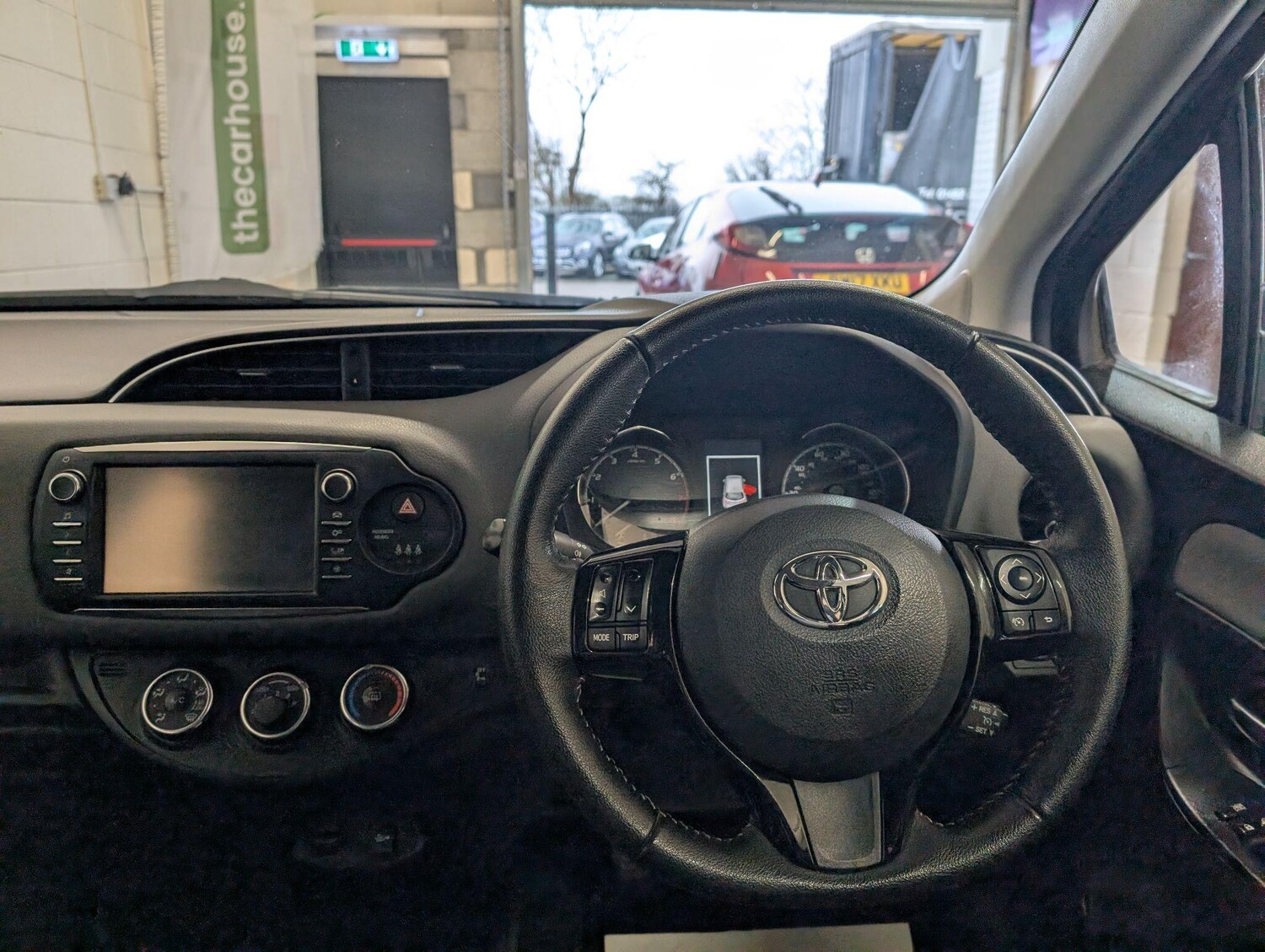 Used Toyota Yaris 2017 for sale - 77550208: Photo 16