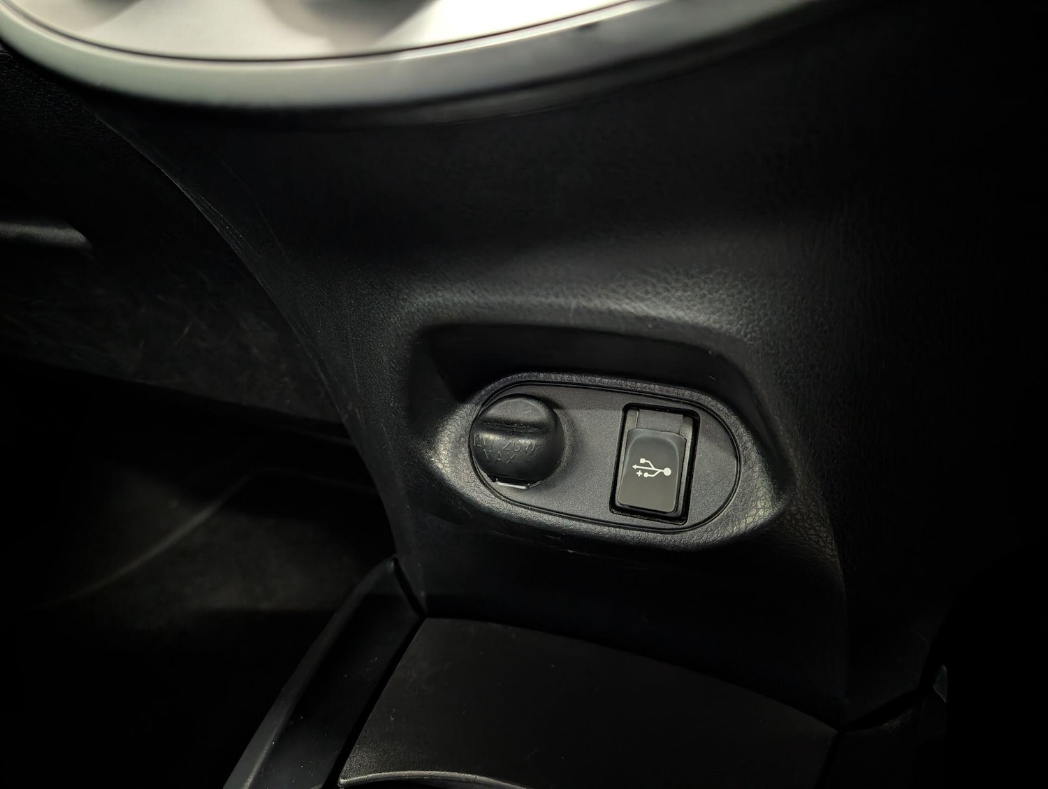 Used Toyota Yaris 2017 for sale - 77550208: Photo 27