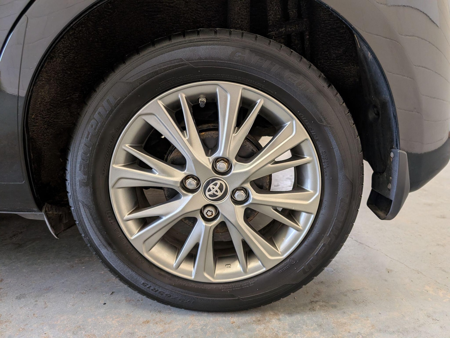 Used Toyota Yaris 2017 for sale - 77550208: Photo 29