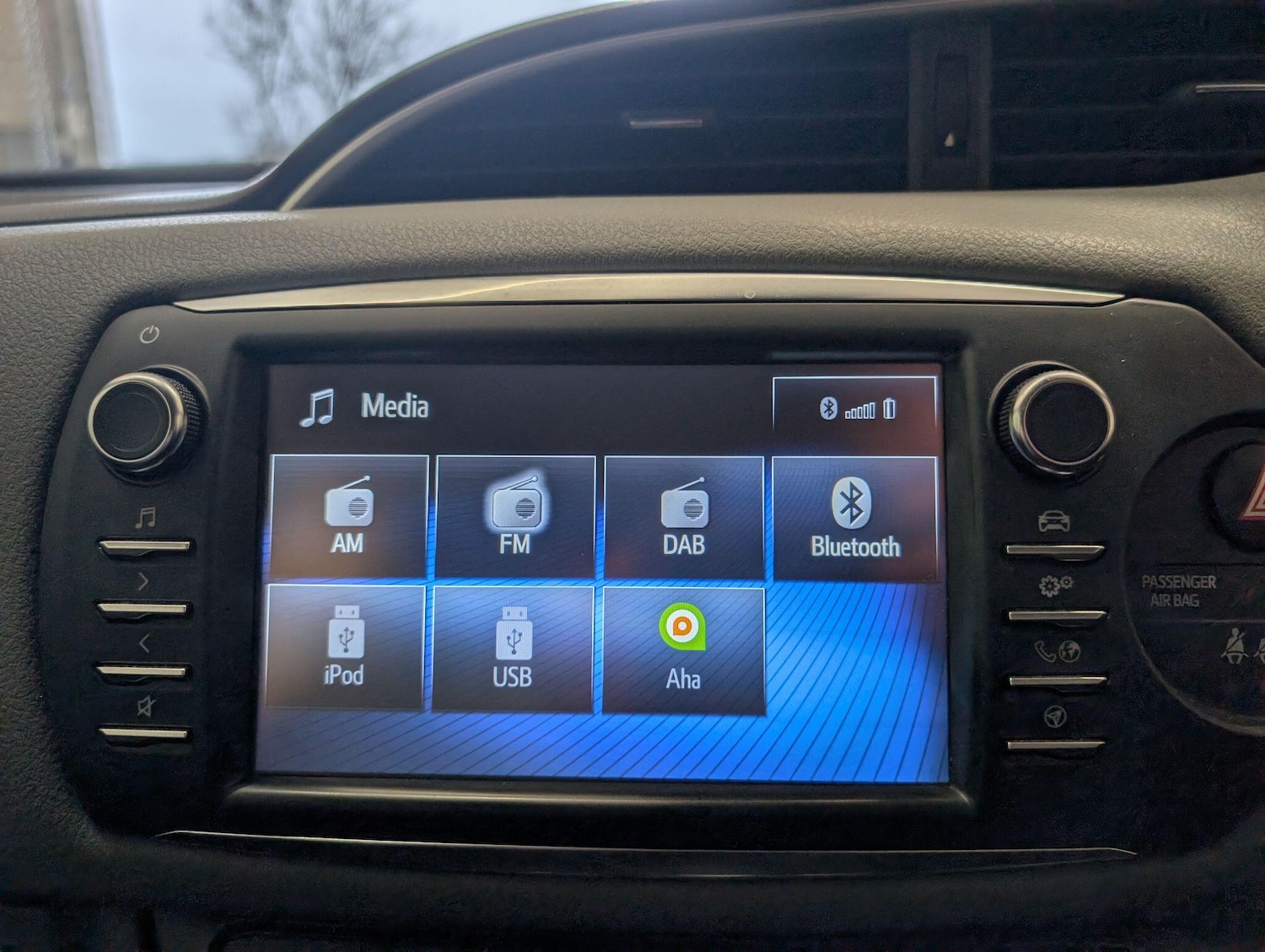 Used Toyota Yaris 2017 for sale - 77550208: Photo 39