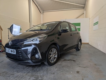 Used Toyota Yaris 2017 for sale - 77550208: Photo