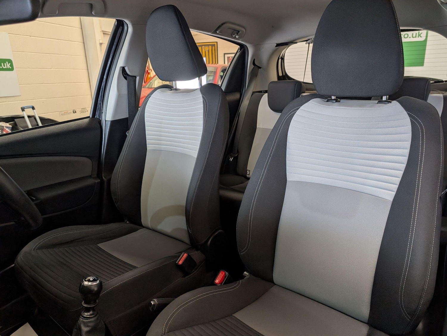 Used Toyota Yaris 2017 for sale - 77550208: Photo 47