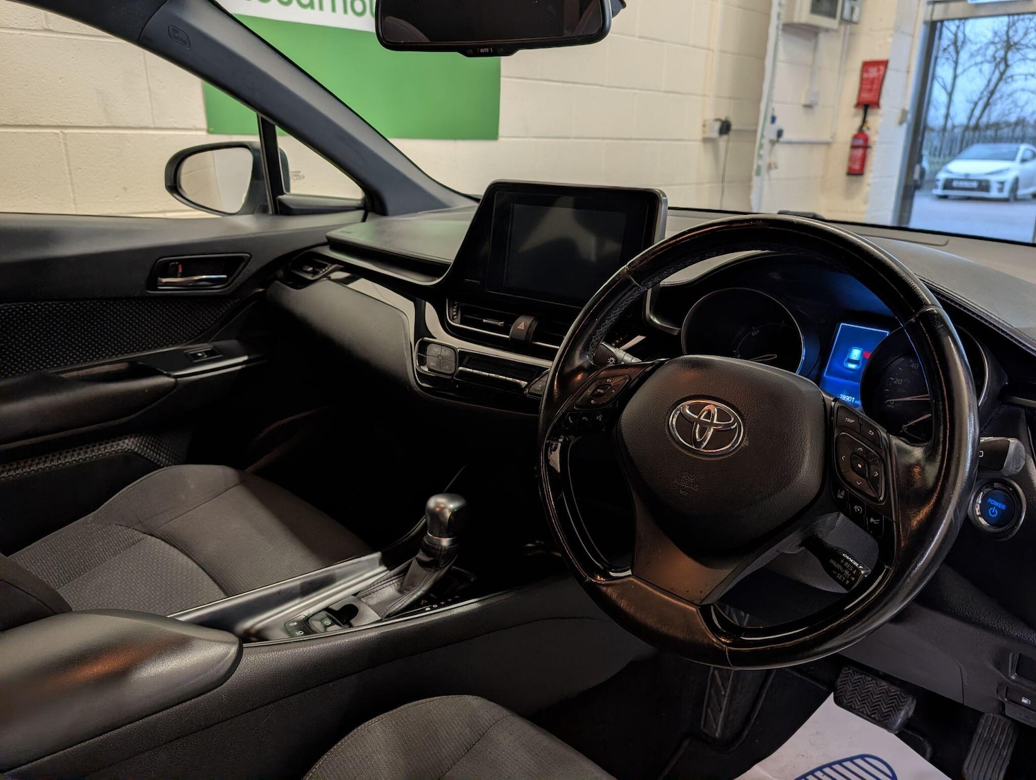 Used Toyota C-HR for sale - 77278775: Photo 15