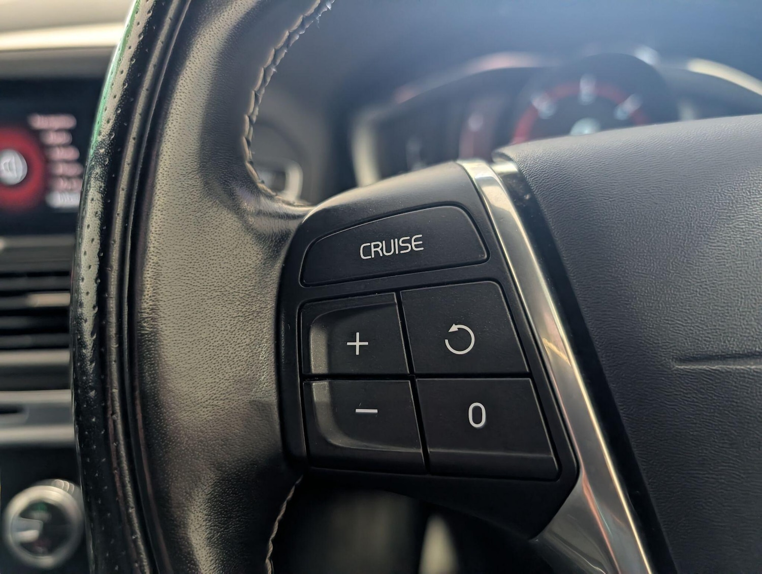 Used Volvo XC60 2017 for sale - 76913095: Photo 28