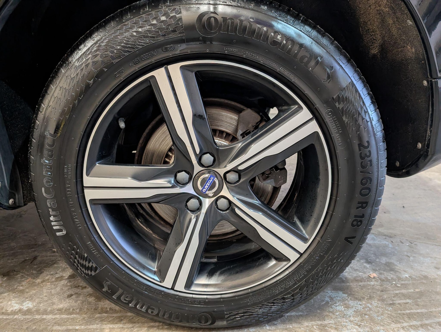 Used Volvo XC60 2017 for sale - 76913095: Photo 32