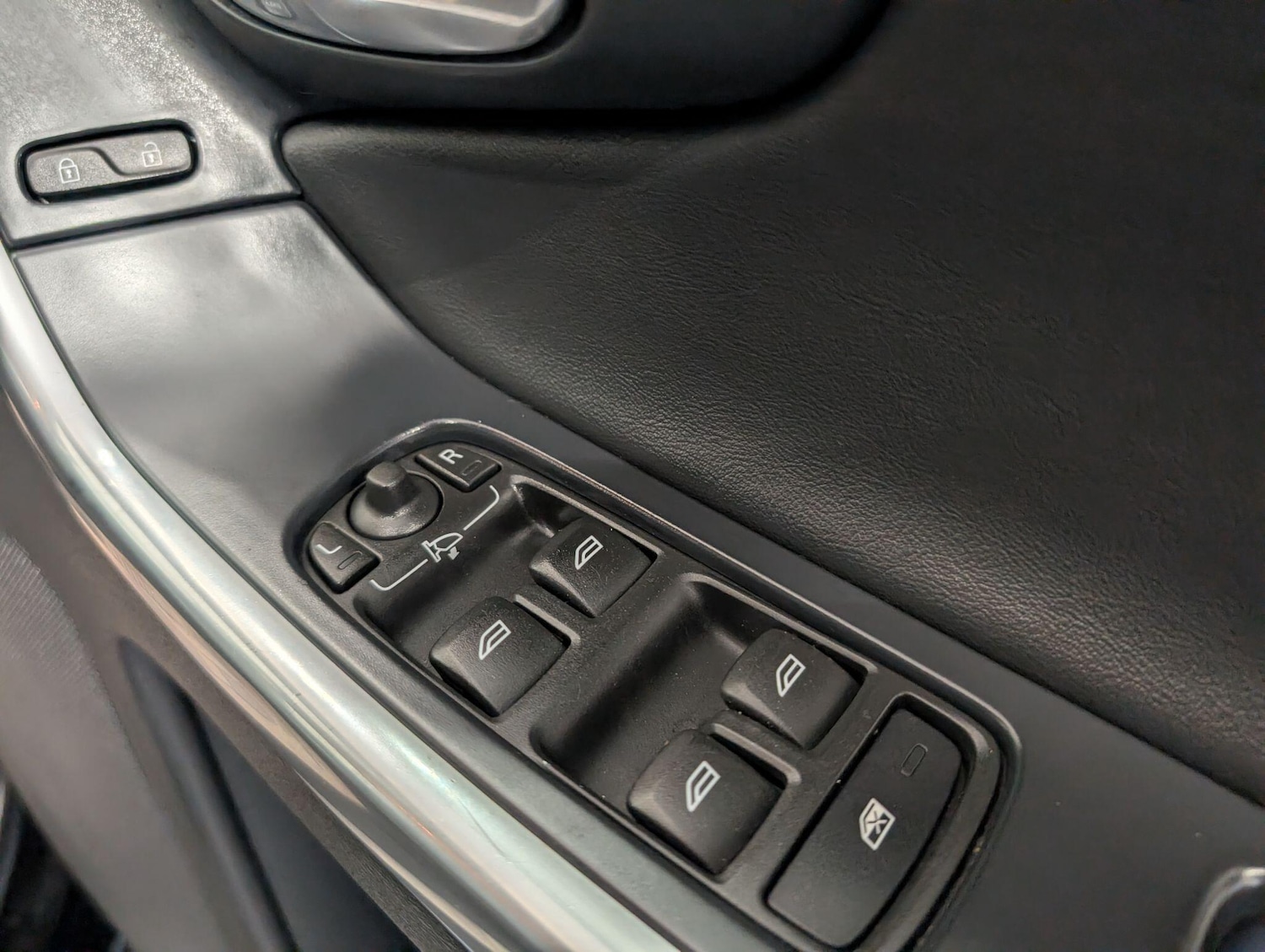 Used Volvo XC60 2017 for sale - 76913095: Photo 51