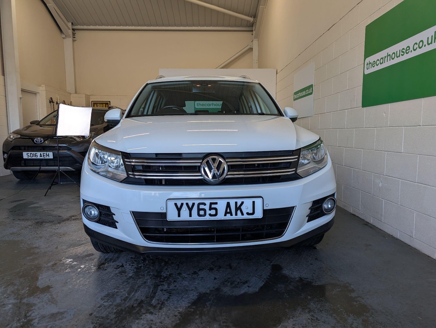 Used Volkswagen Tiguan 2015 for sale - 76597312: Photo 2