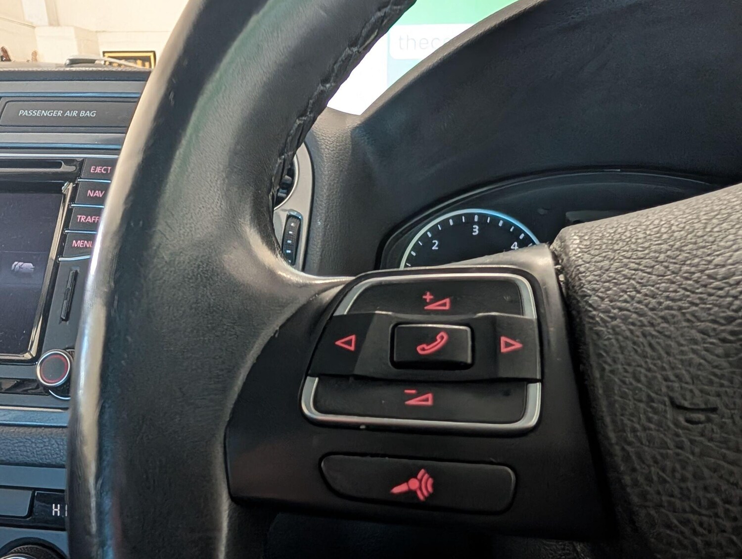 Used Volkswagen Tiguan 2015 for sale - 76597312: Photo 38