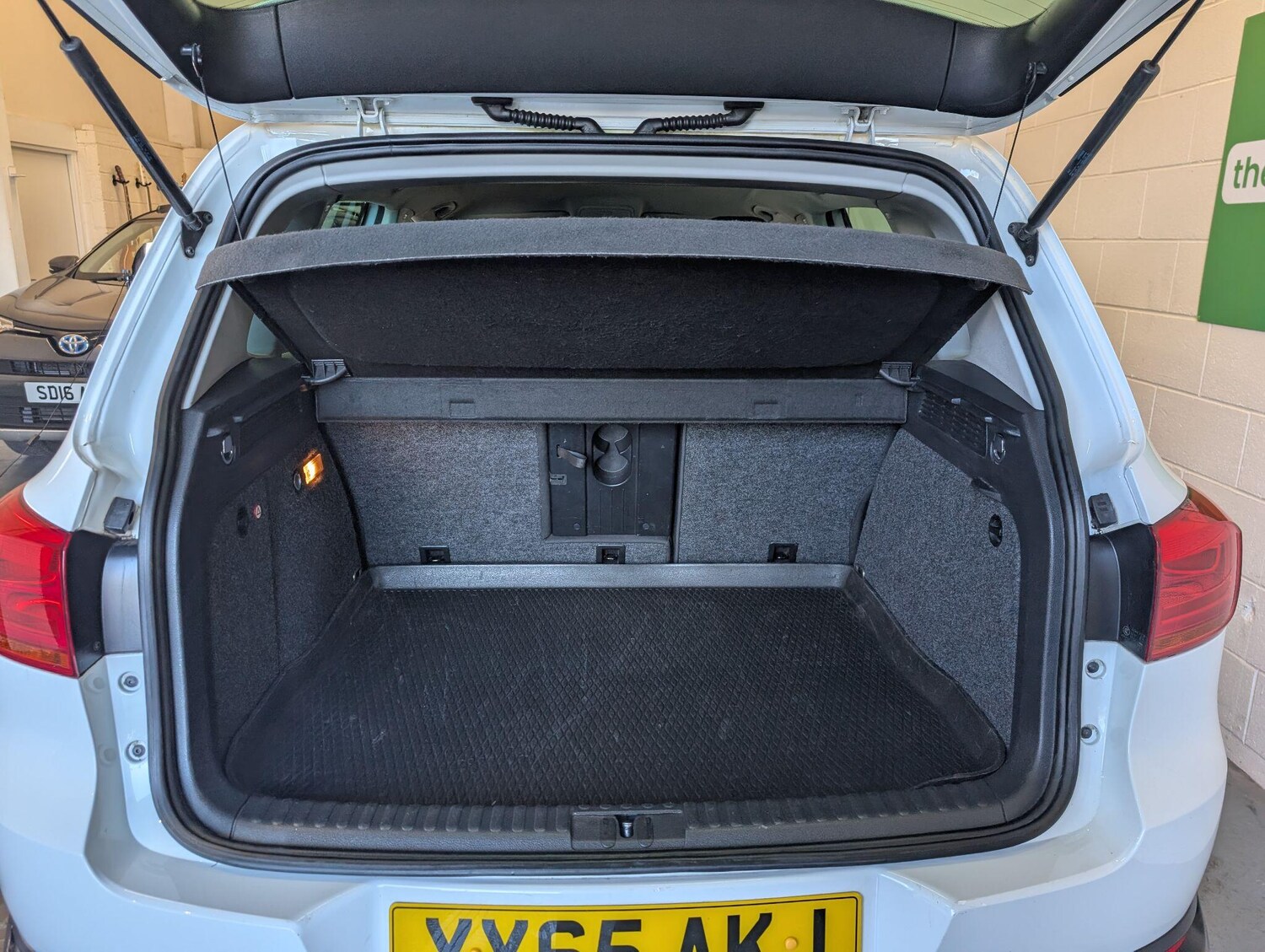 Used Volkswagen Tiguan 2015 for sale - 76597312: Photo 53