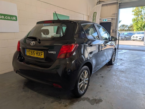 Used Toyota Yaris 2015 for sale - 76251248: Photo 21