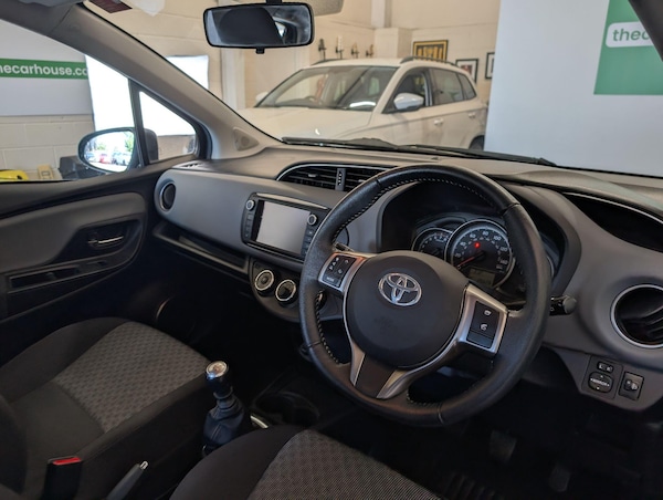 Used Toyota Yaris 2015 for sale - 76251248: Photo 26