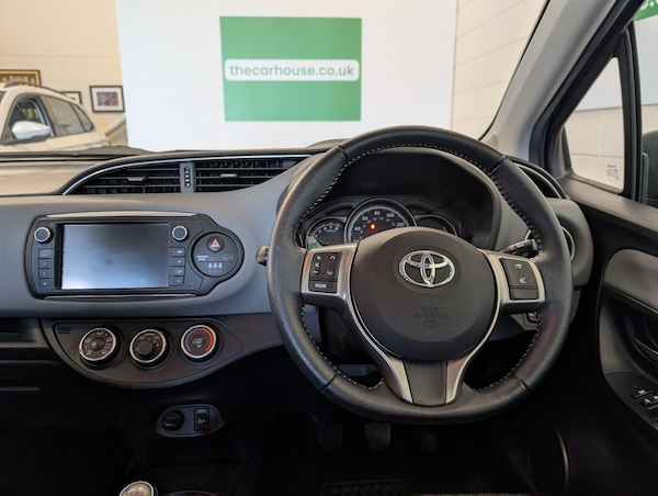 Used Toyota Yaris 2015 for sale - 76251248: Photo 27