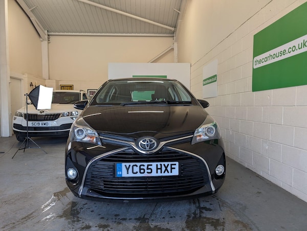 Used Toyota Yaris 2015 for sale - 76251248: Photo 2