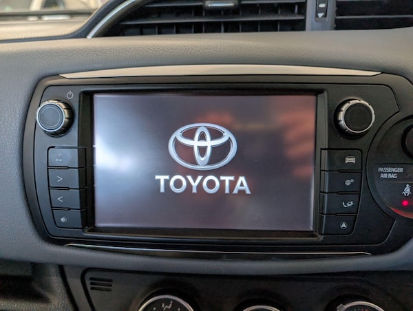 Used Toyota Yaris 2015 for sale - 76251248: Photo 42