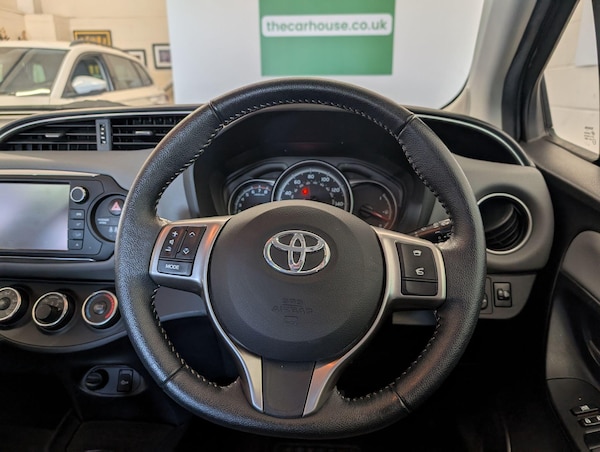 Used Toyota Yaris 2015 for sale - 76251248: Photo 47