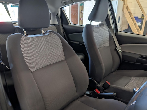 Used Toyota Yaris 2015 for sale - 76251248: Photo 52