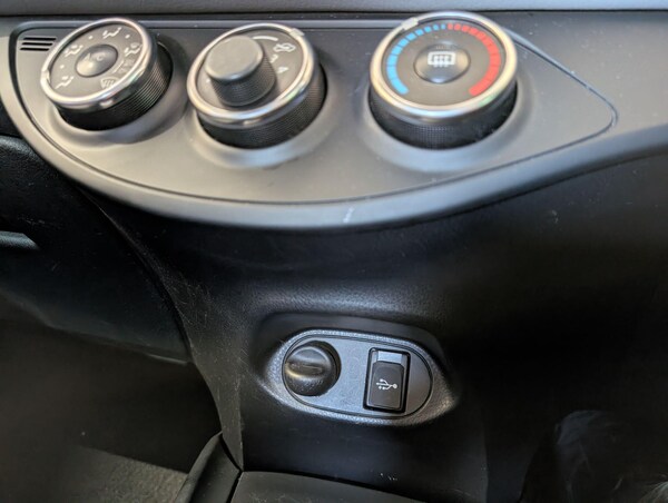 Used Toyota Yaris 2015 for sale - 76251248: Photo 53