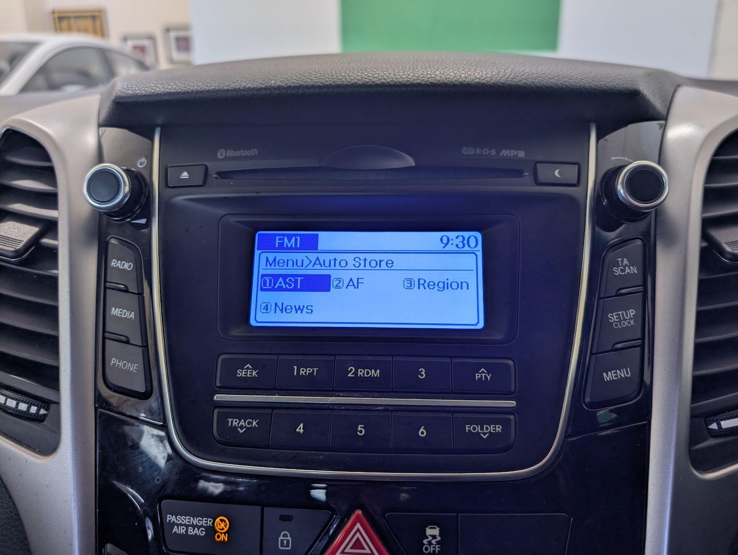 Used Hyundai i30 2015 for sale - 76561716: Photo 41