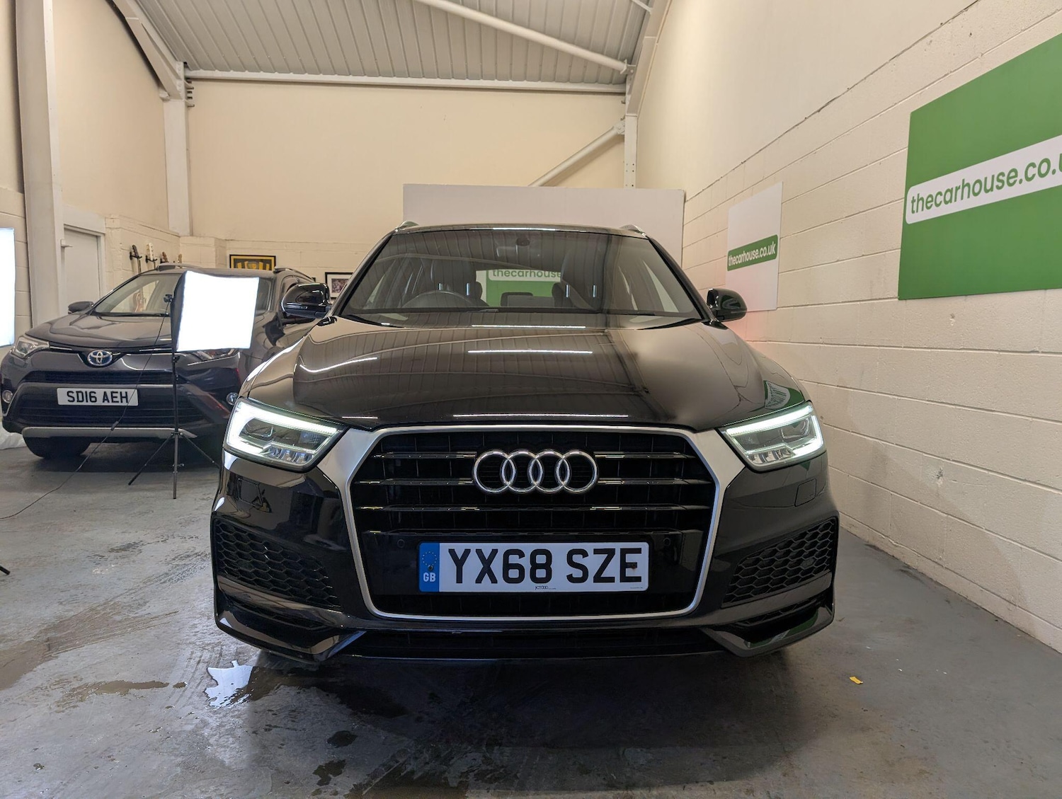 Used Audi Q3 2018 for sale - 76633093: Photo 2