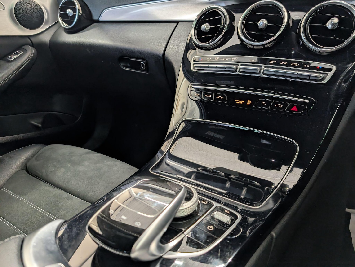 Used Mercedes-Benz C Class 2019 for sale - 76349586: Photo 30