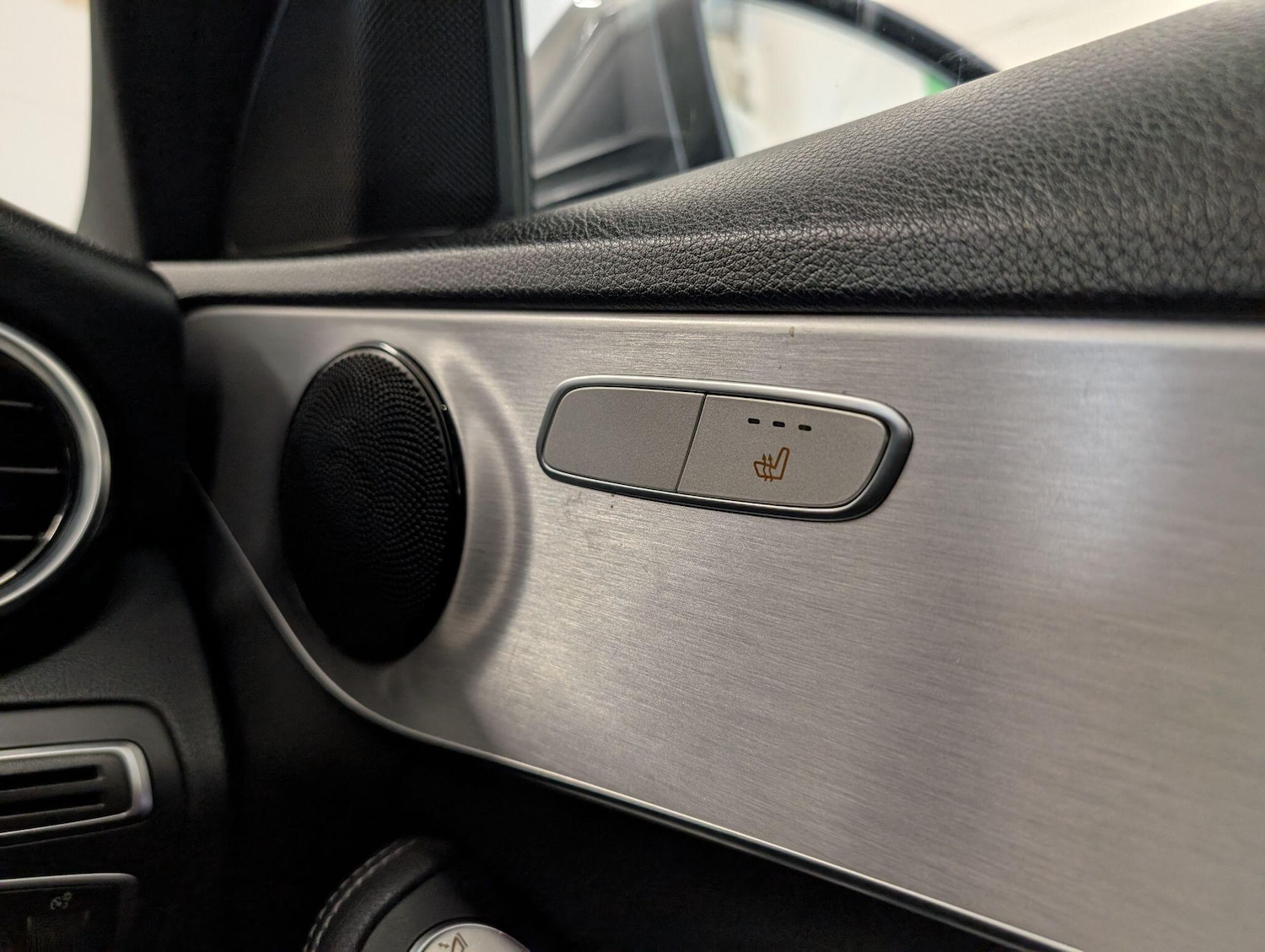 Used Mercedes-Benz C Class 2019 for sale - 76349586: Photo 34