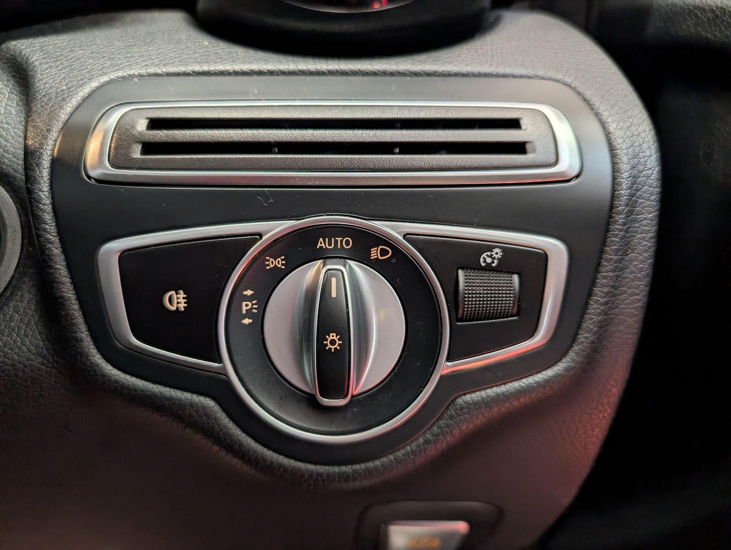 Used Mercedes-Benz C Class 2019 for sale - 76349586: Photo 36