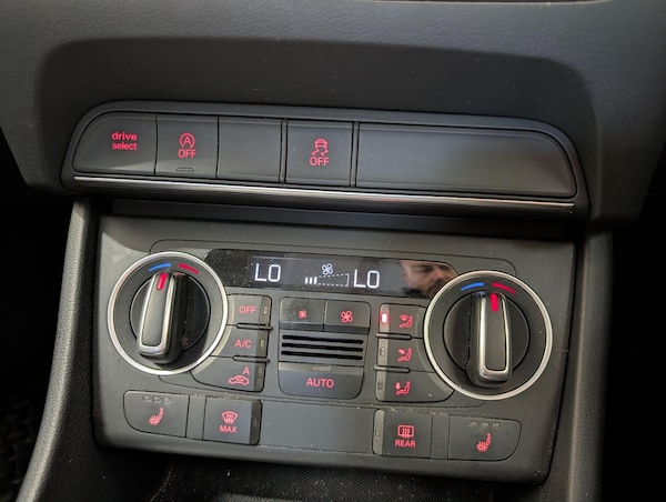 Used Audi Q3 2015 for sale - 76239107: Photo 30