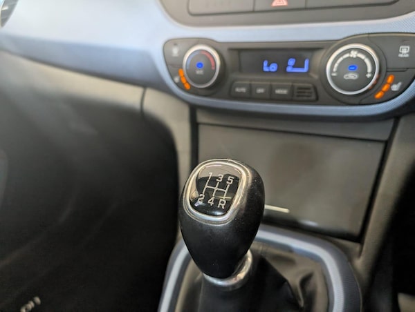 Used Hyundai i10 2016 for sale - 75519954: Photo 23