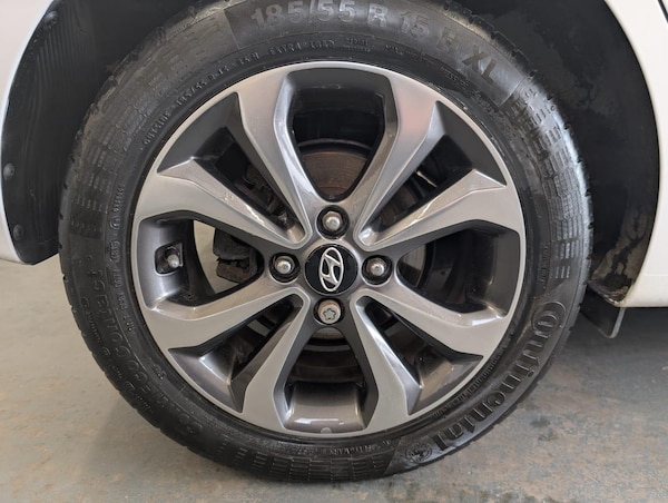 Used Hyundai i10 2016 for sale - 75519954: Photo 34