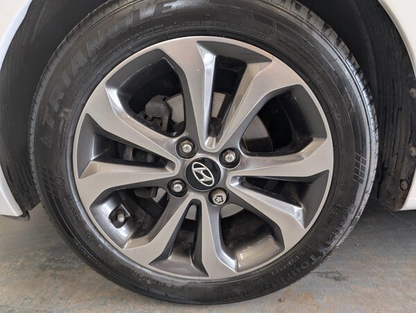 Used Hyundai i10 2016 for sale - 75519954: Photo 36