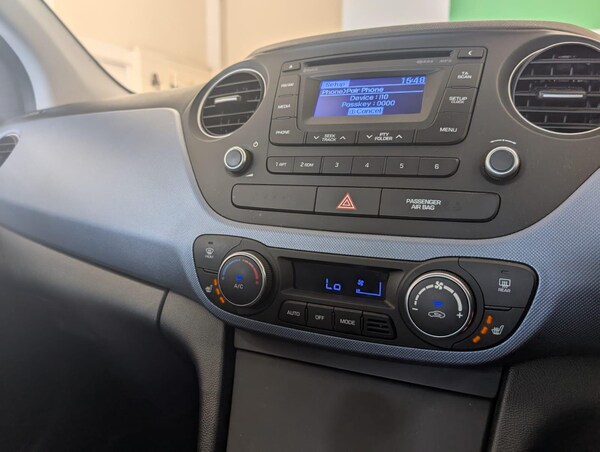 Used Hyundai i10 2016 for sale - 75519954: Photo 39