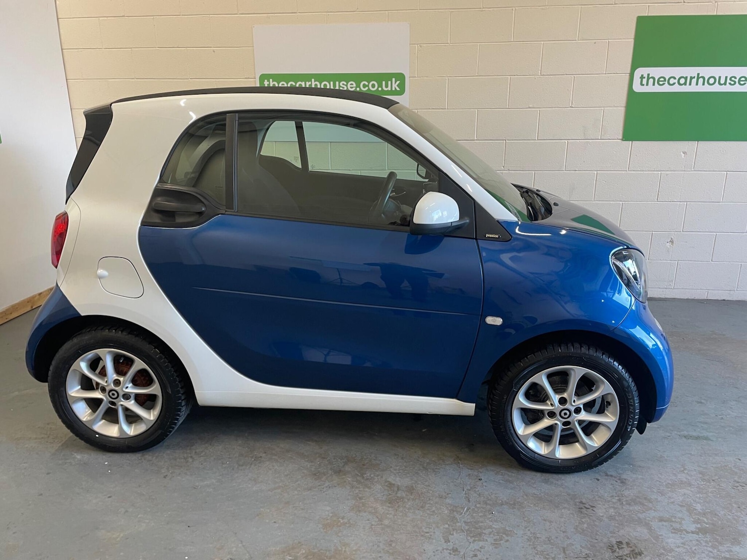 Used smart fortwo 2017 for sale - 77351464: Photo 2