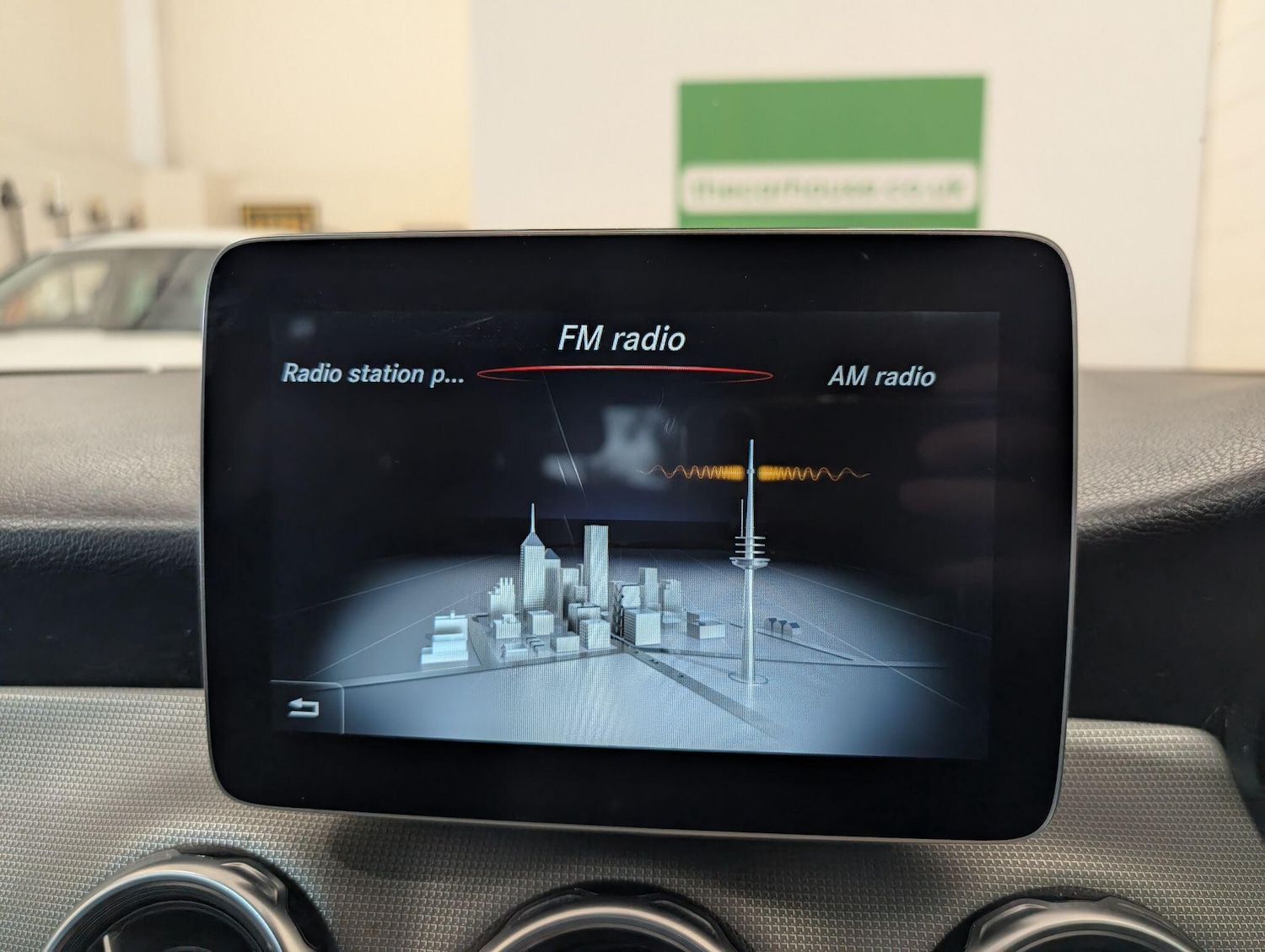 Used Mercedes-Benz GLA 2018 for sale - 76295920: Photo 45