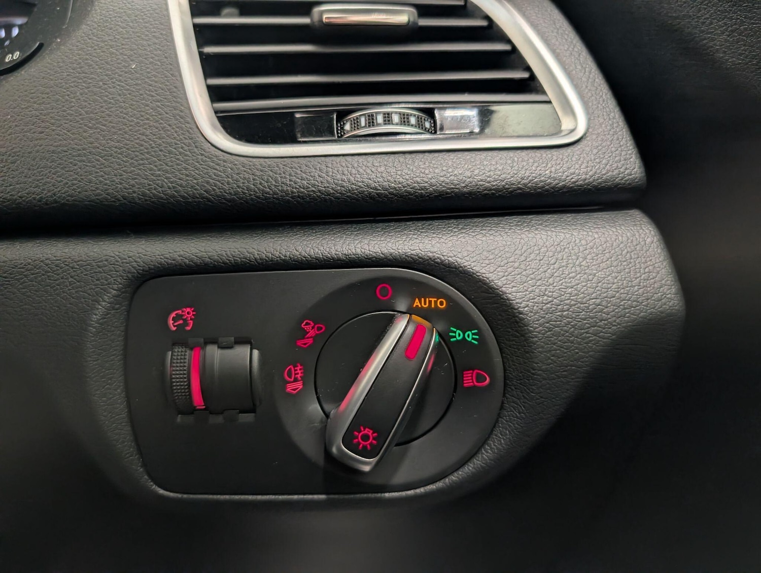 Used Audi Q3 2018 for sale - 76991569: Photo 31