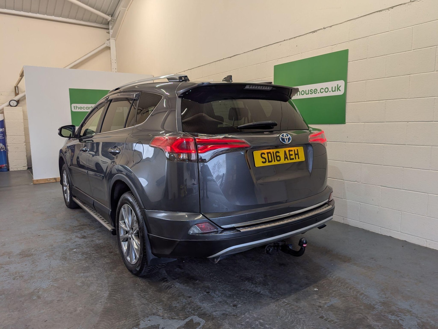 Used Toyota RAV4 2016 for sale - 76597034: Photo 16