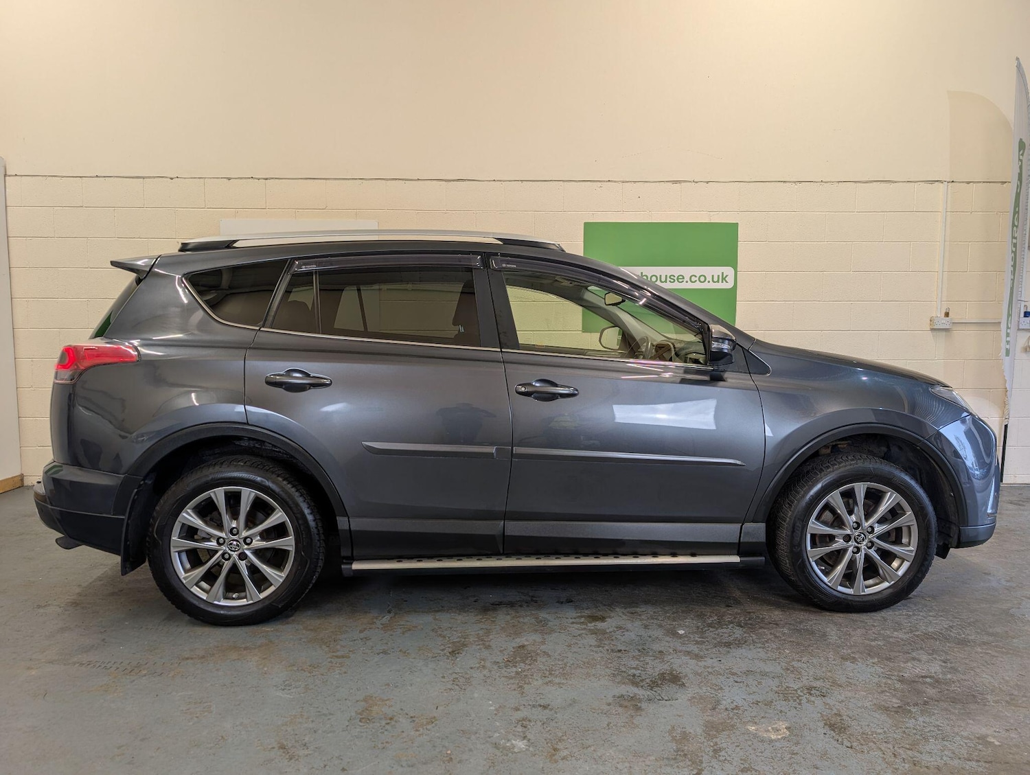 Used Toyota RAV4 2016 for sale - 76597034: Photo 19