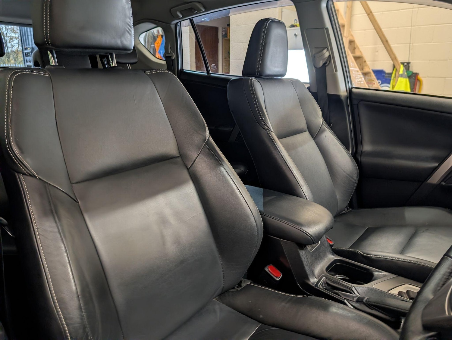 Used Toyota RAV4 2016 for sale - 76597034: Photo 31