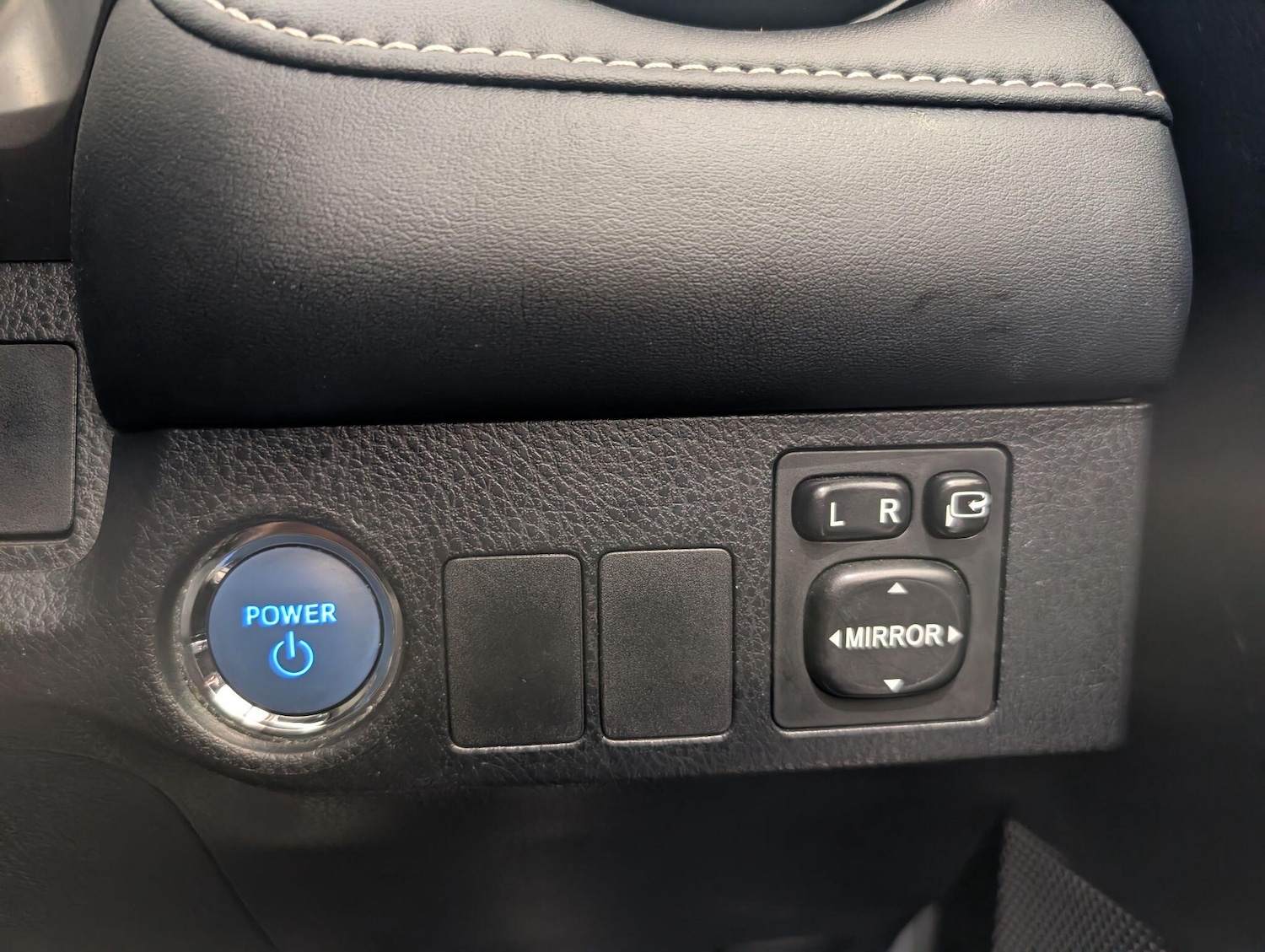 Used Toyota RAV4 2016 for sale - 76597034: Photo 36