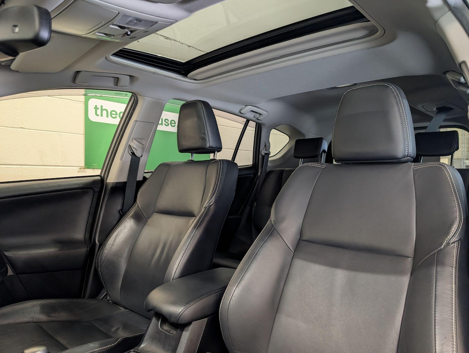 Used Toyota RAV4 2016 for sale - 76597034: Photo 52