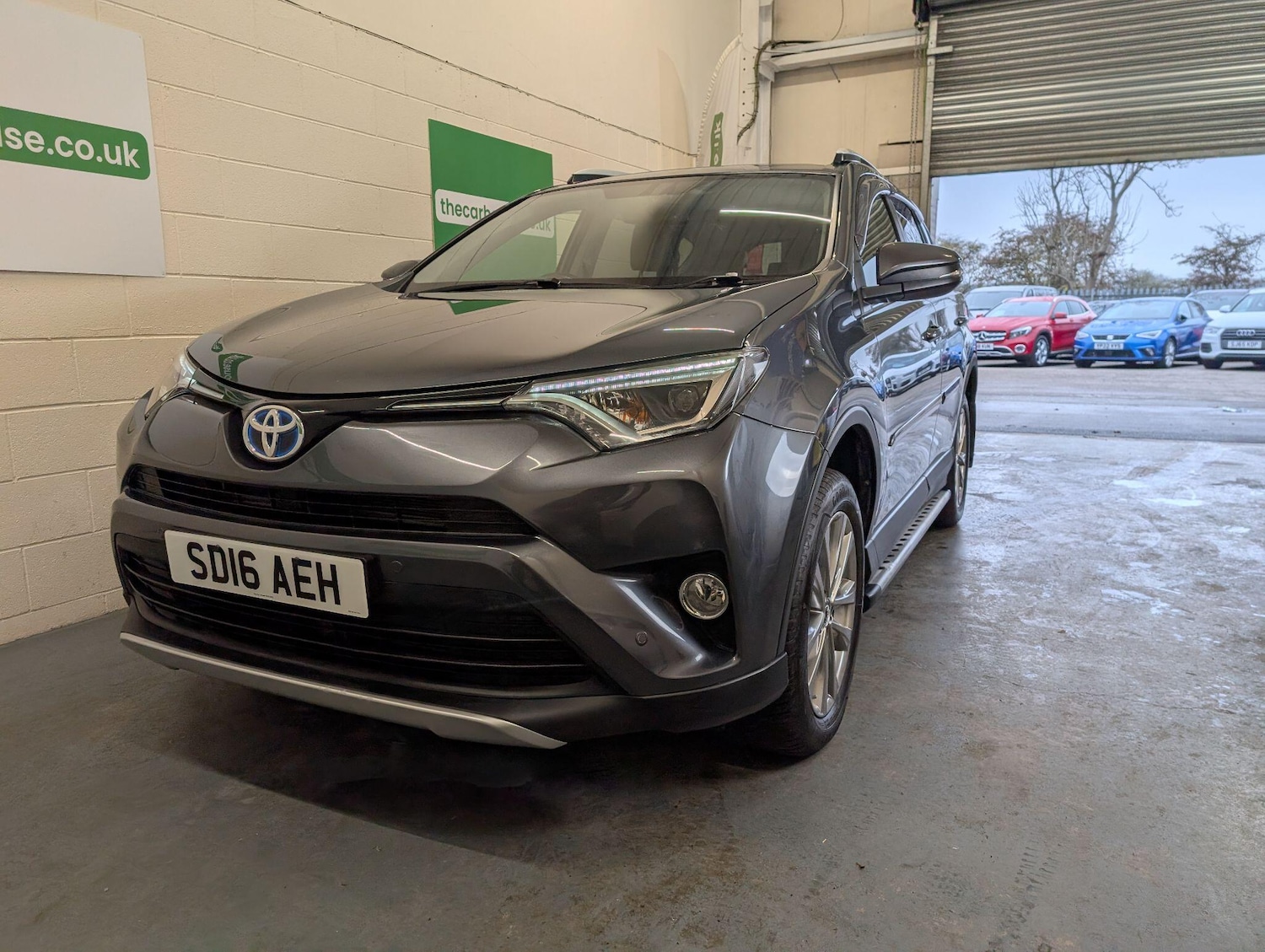 Used Toyota RAV4 2016 for sale - 76989935: Photo 12