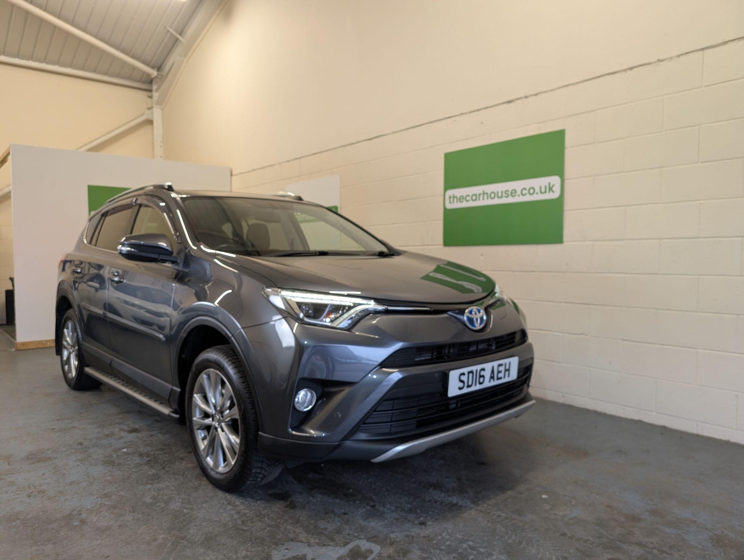 Used Toyota RAV4 2016 for sale - 76989935: Photo 9