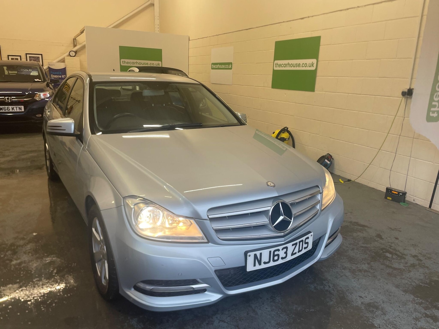 Used Mercedes-Benz C Class 2013 for sale - 77387622: Photo 3