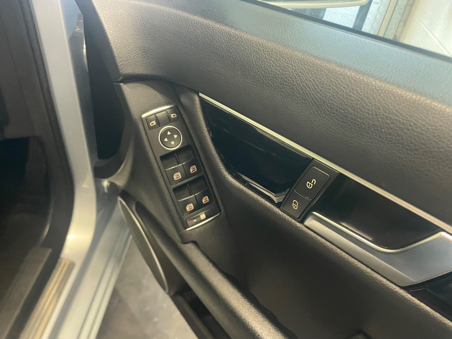 Used Mercedes-Benz C Class 2013 for sale - 77387622: Photo 30