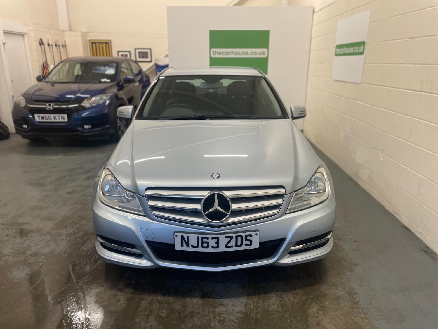 Used Mercedes-Benz C Class 2013 for sale - 77387622: Photo 4