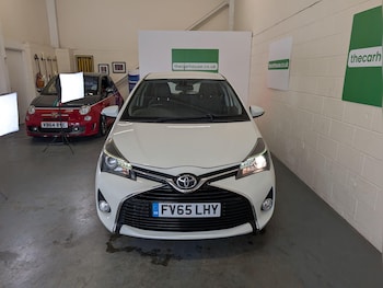 Used Toyota Yaris 2015 for sale - 75838124: Photo