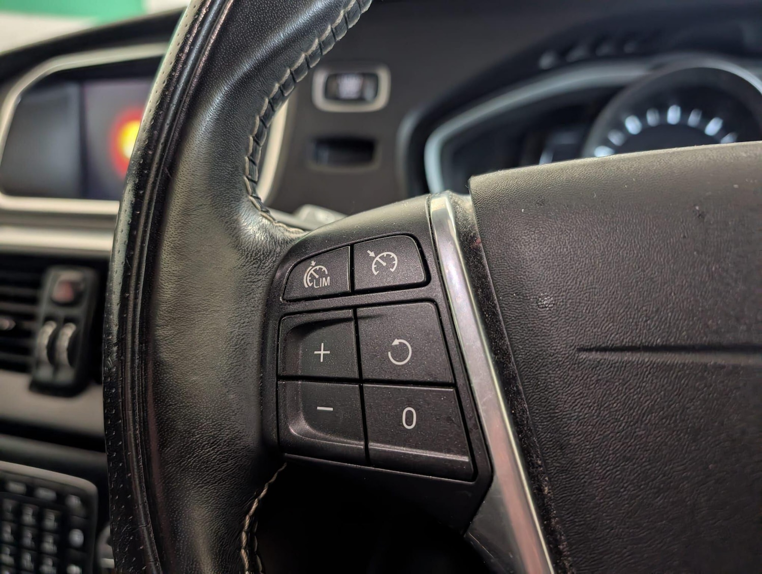 Used Volvo V40 2019 for sale - 76801966: Photo 29