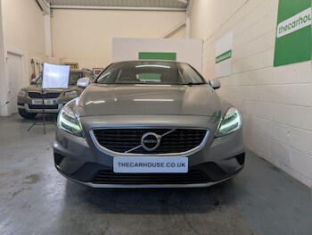 Used Volvo V40 2019 for sale - 76801966: Photo