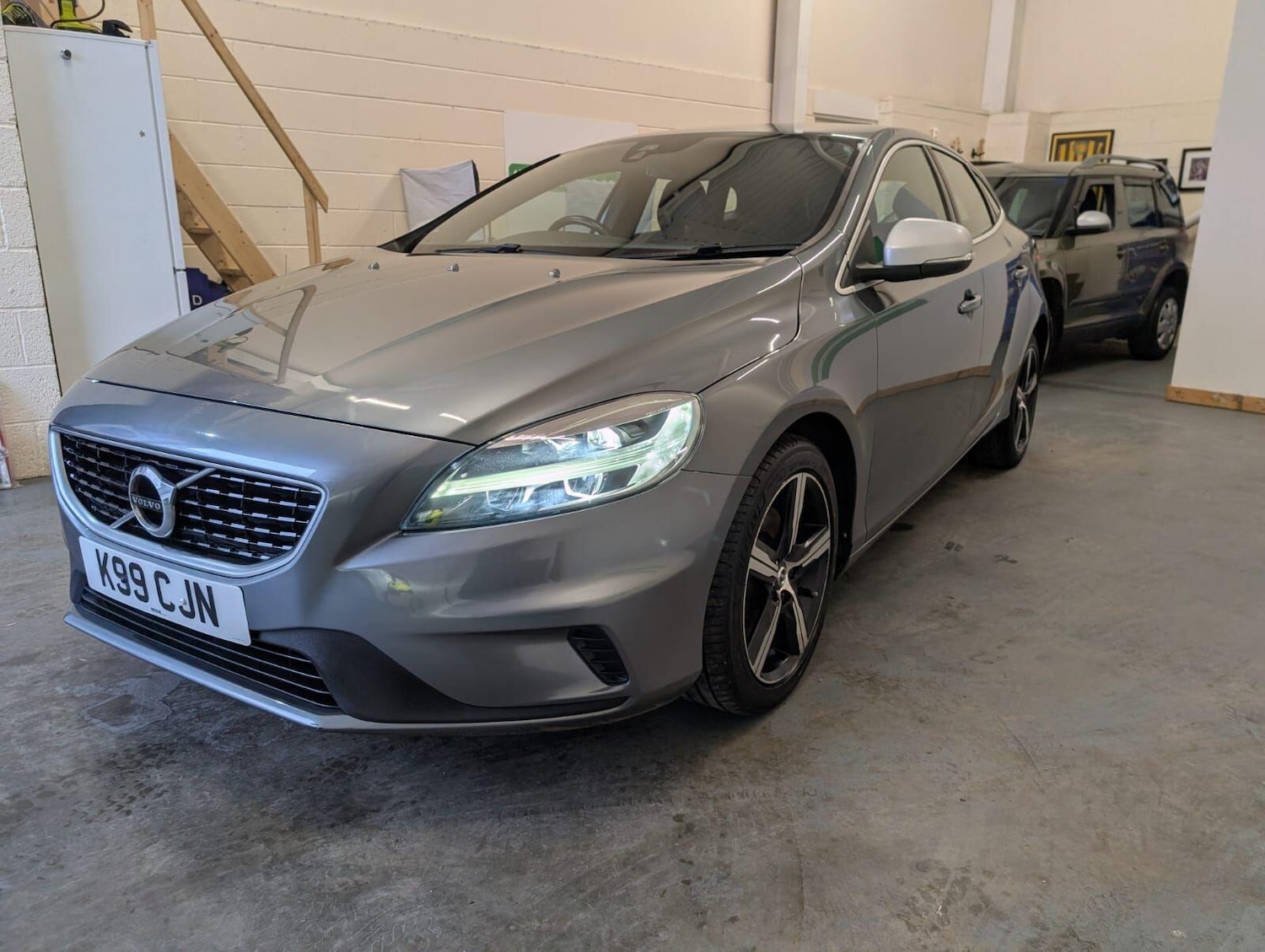 Used Volvo V40 2019 for sale - 76801966: Photo 3
