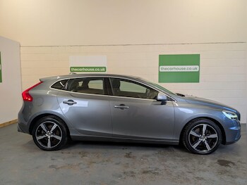 Used Volvo V40 2019 for sale - 76801966: Photo