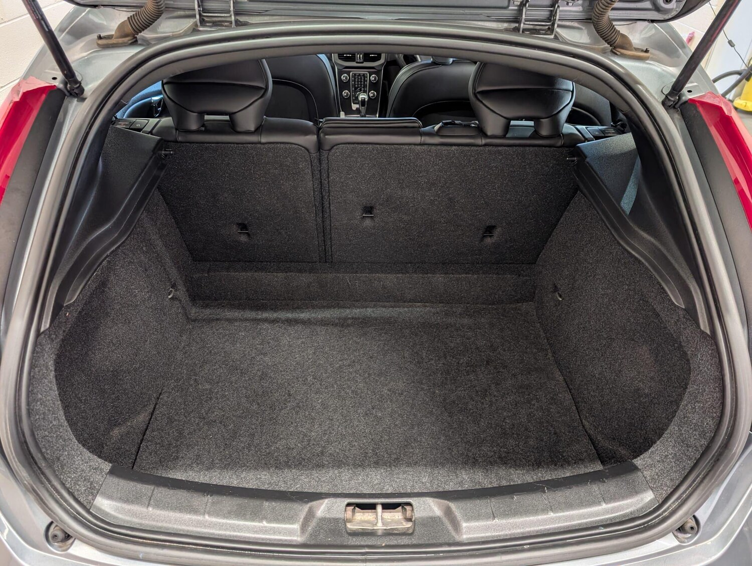 Used Volvo V40 2019 for sale - 76801966: Photo 40